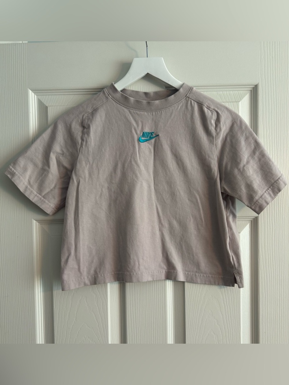 Nike Girls Short Sleeve Tee in Platinum Violet/Aquamarine - Large